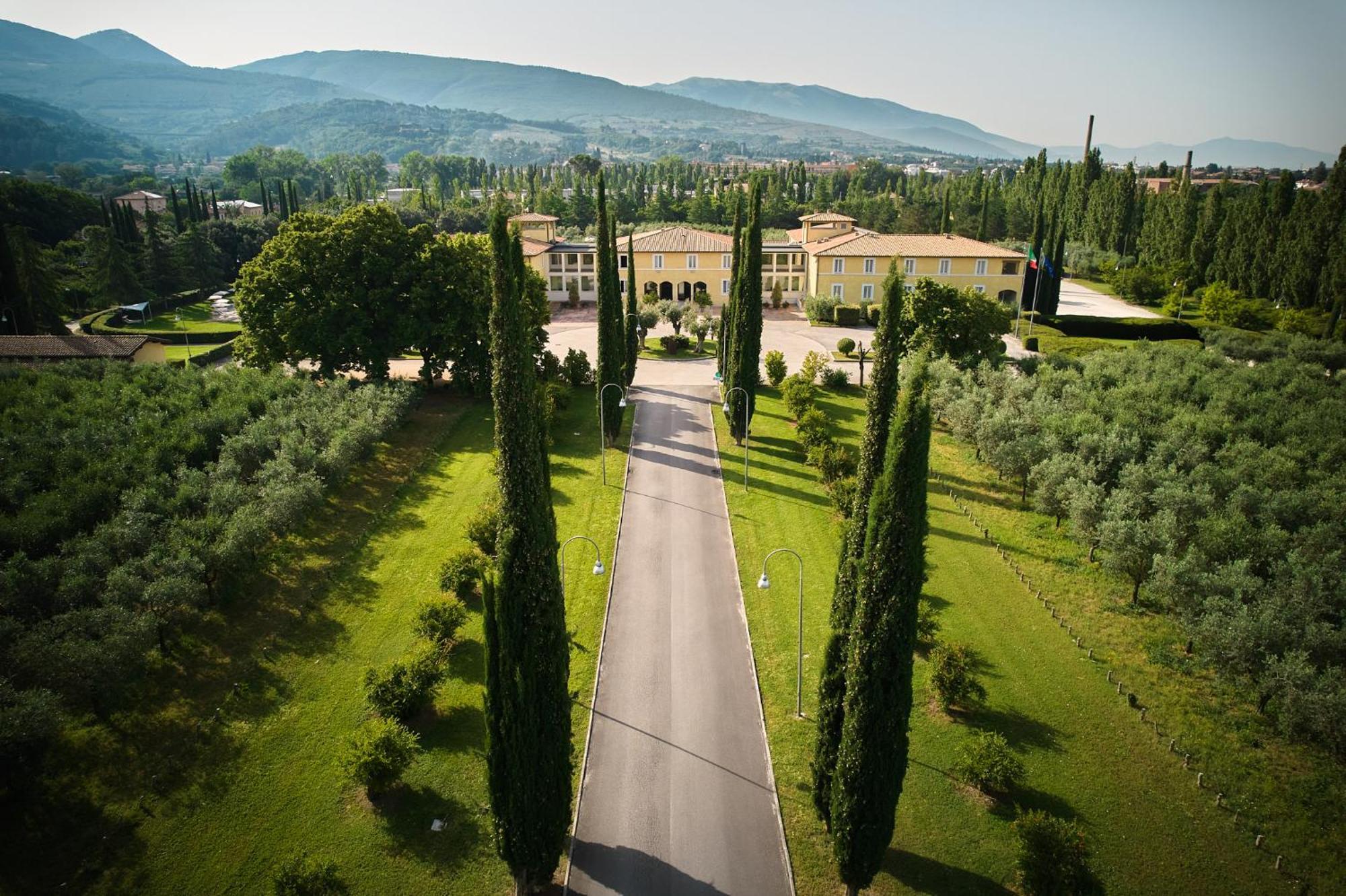 Delfina Palace Hotel Foligno Exterior photo