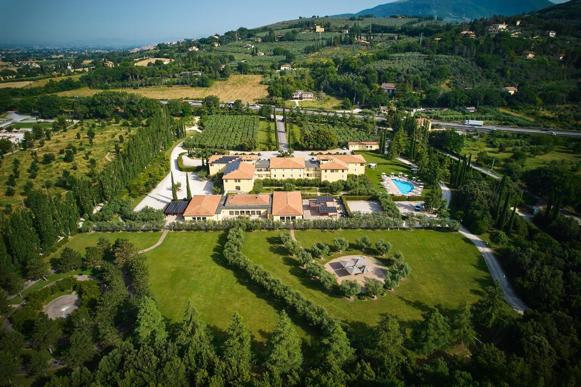 Delfina Palace Hotel Foligno Exterior photo